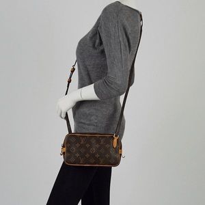Authentic Louis Vuitton Marly Crossbody!